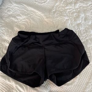 Lululemon low rise speed up shorts 2.5 inch